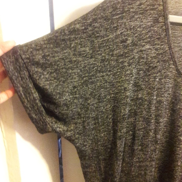 Gray top - Picture 2 of 2